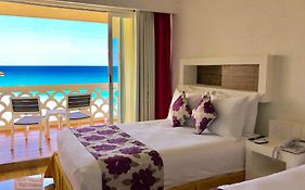 Seashore Apartment Cancun